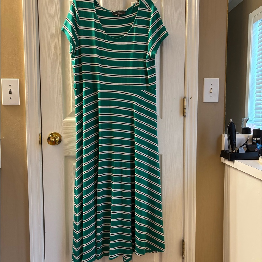 Ronni Nicole Green and White Striped Dress. Size large. Gently worn
